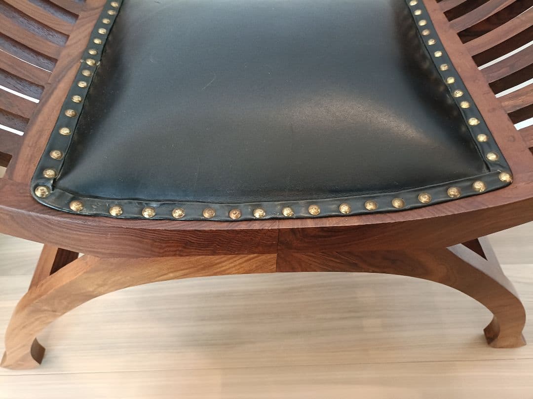 カルティニチェア 一人掛け 黒レザーシート アジアン スツール 家具 猫