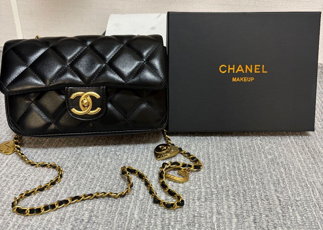 CHANEL キルティングショルダーバッグ ハートチェーン ノベルティ 未使用 CHANEL VIPノベルティ キルティング ショルダーバッグ ハート