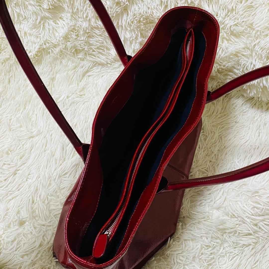 TOD'S トッズ トートバッグ エナメルレザー A4 肩がけ 大容量 赤