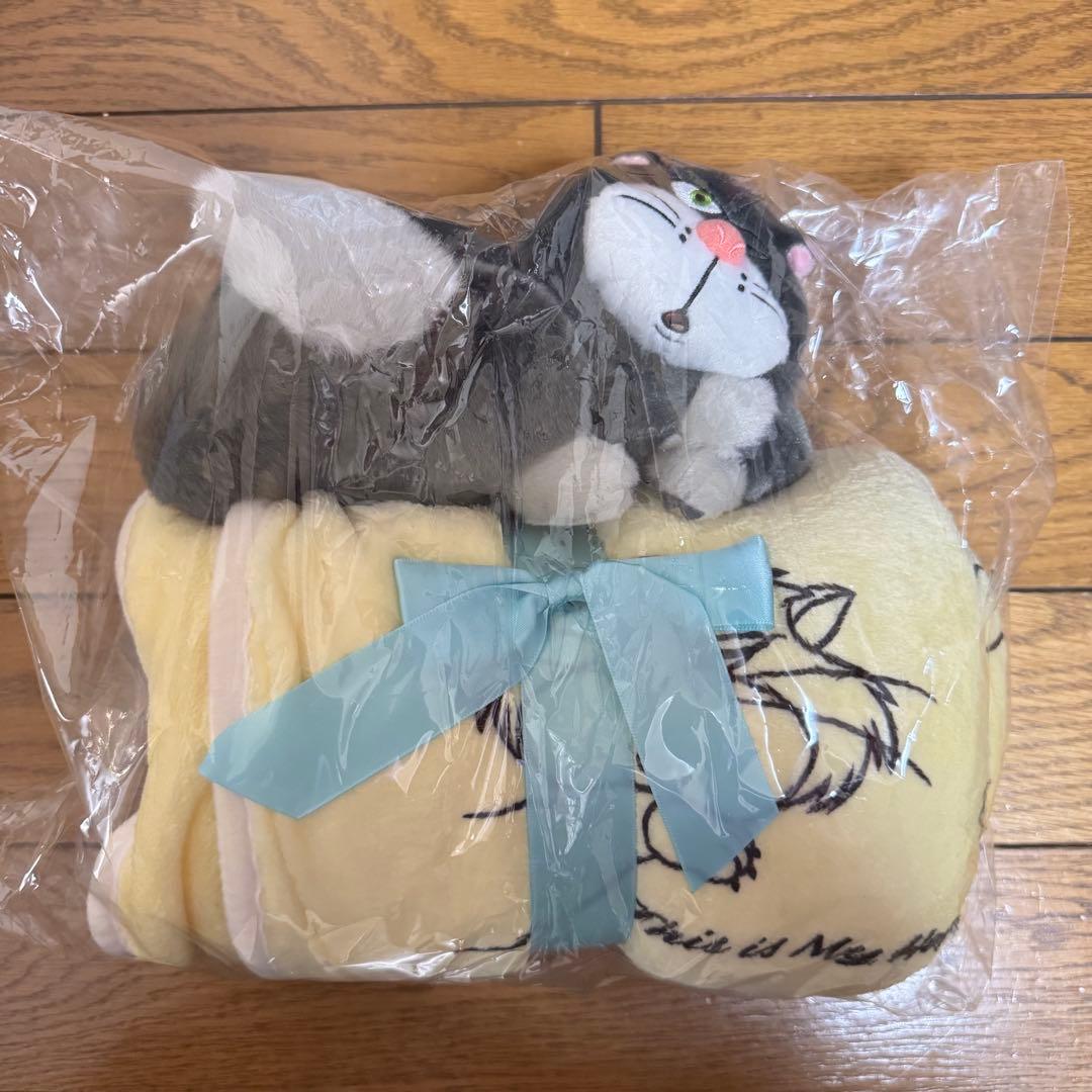 ディズニー シンデレラ ルシファーのぬいぐるみ付きブランケット
