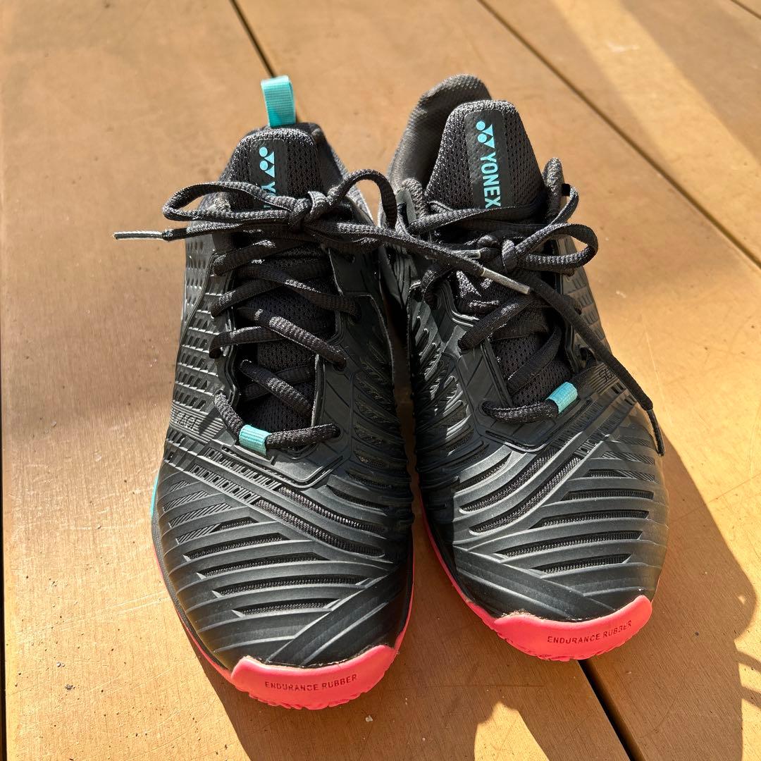 ヨネックステニスシューズ美品25.5㎝黒ブラックピンク - メルカリ