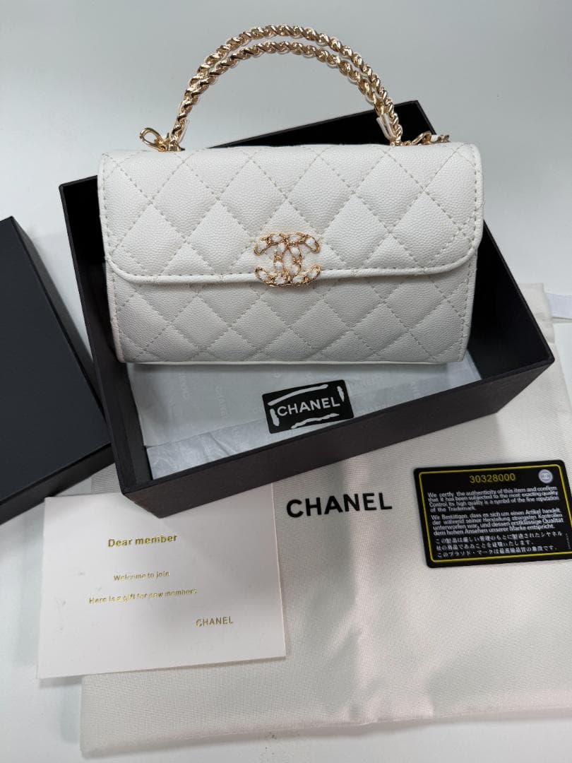 ホワイト キルティングバッグ - メルカリ