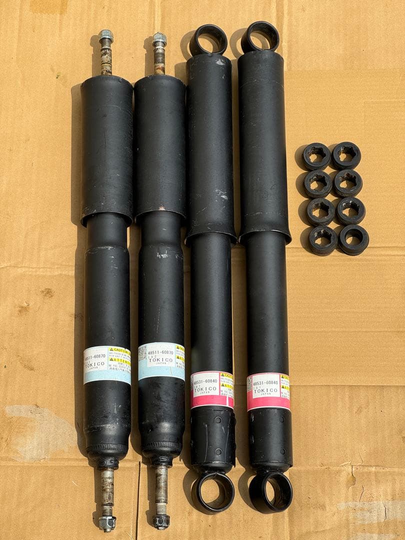 送料無料！ランドクルーザー70 ランクル70 GDJ76 純正ショック 前後4本