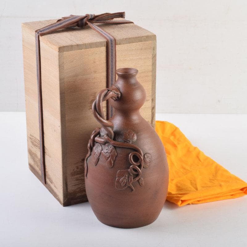 くう　桂又三郎極め　江戸中期　古備前　蔓付瓢徳利　共箱　V　9003 古備前】お預け徳利 桂又三郎箱 印銘（分銅）高さ14.2cm : アトリエ