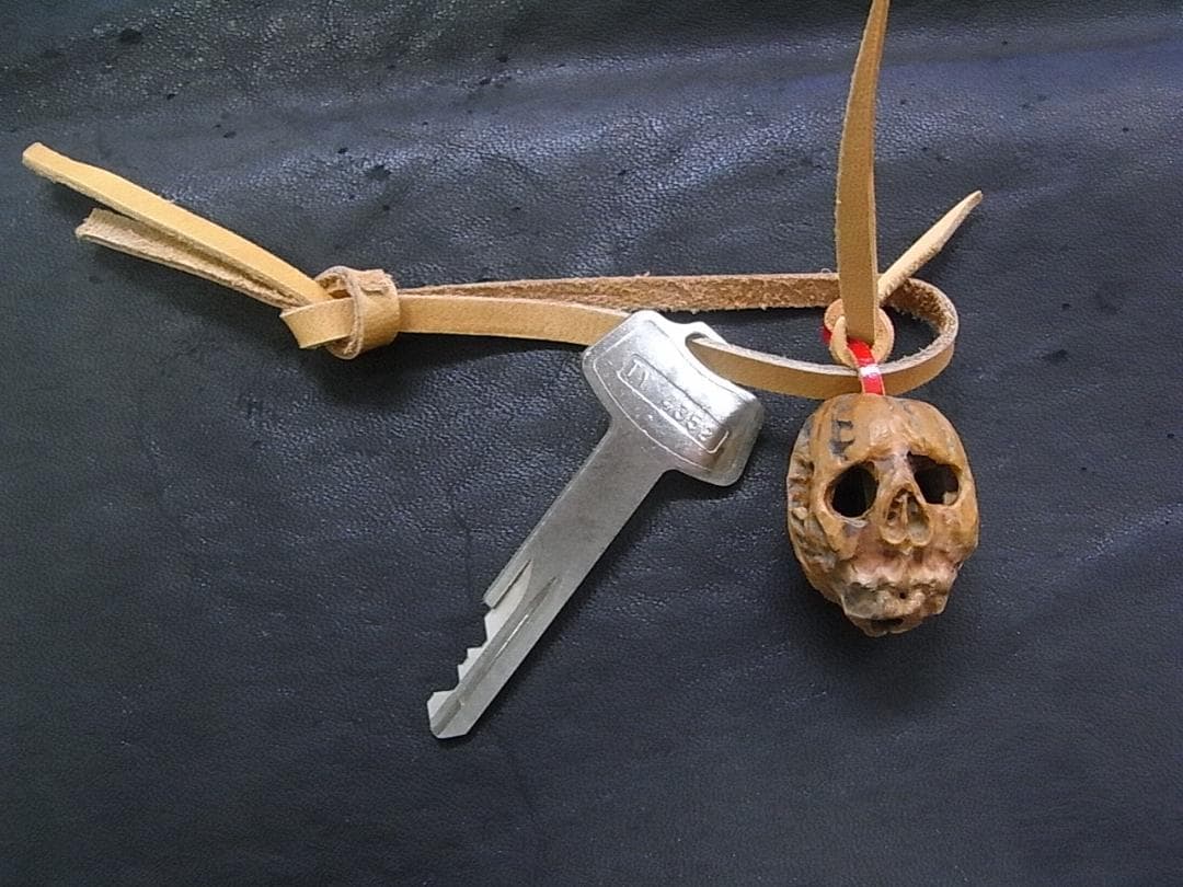 鬼胡桃 夫婦髑髏 根付 - メルカリ
