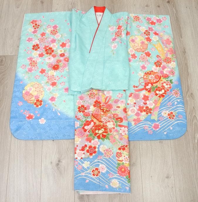 七五三やお祝い着 四つ身 7歳 女の子 振袖 着物 水色系4516【中古