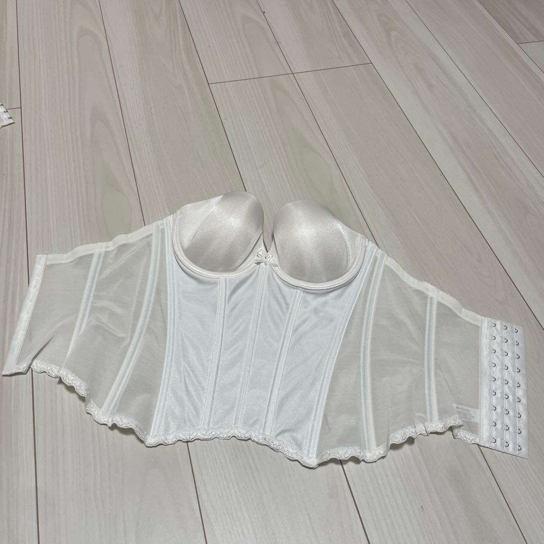 ブライダルインナー ホワイト クラウディア D75 - メルカリ