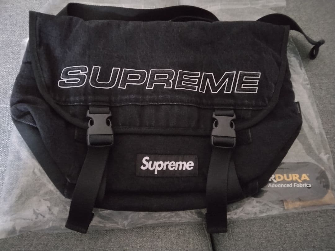 バッグ Supreme Denim Messenger Bag Black Supreme Denim Messenger Bag Black - FW25 - US