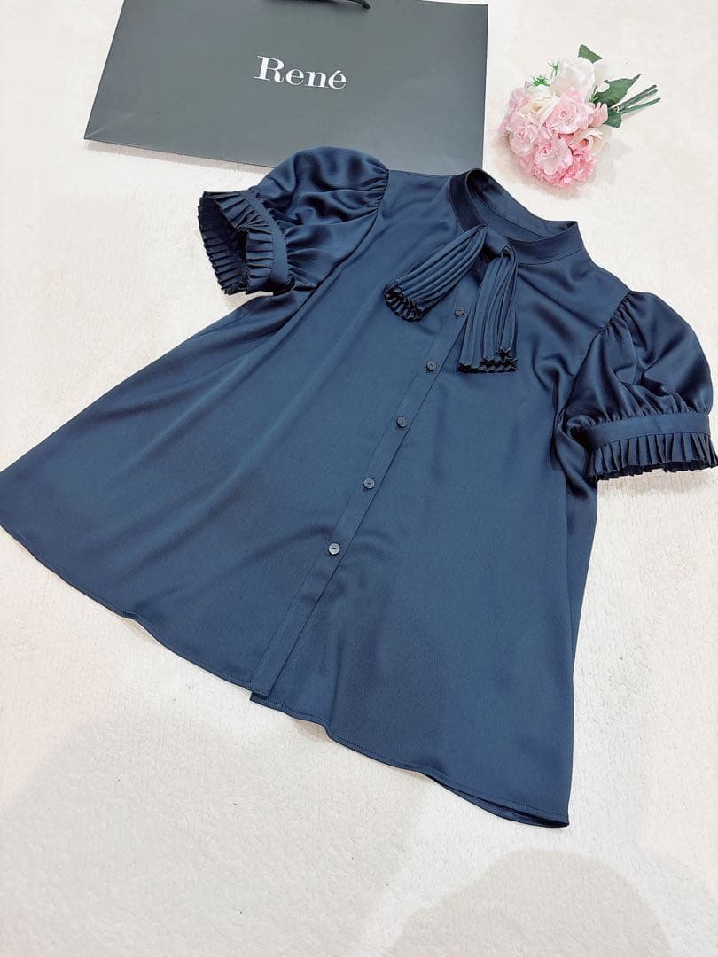 極美品】Rene ルネ パフスリーブ 半袖ブラウス ネイビー38 - メルカリ