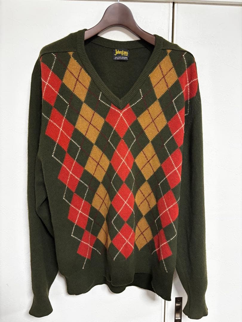 ジョンストンズ オブ エルガン ピュアカシミヤ製Vネックアーガイル