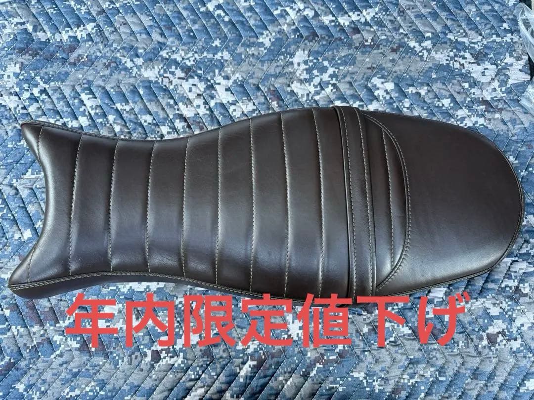 UNIT GARAGE製シート　 R nineTシリーズ用 BMW RnineT シリーズ ブラック 2シーター シート in スカイ UNIT