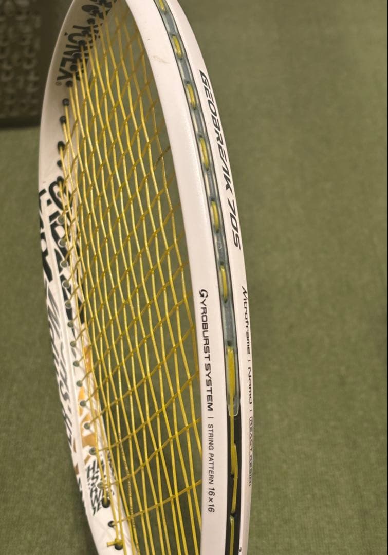 YONEX 旧型ジオブレイク70s ホワイト ケース付き 廃盤モデル - メルカリ