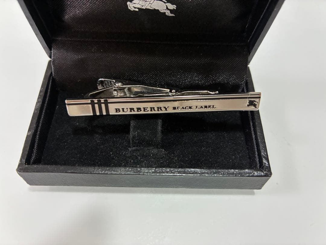 うどん様専用】希少未使用箱付BURBERRYBLACK LABELネクタイピン - メルカリ