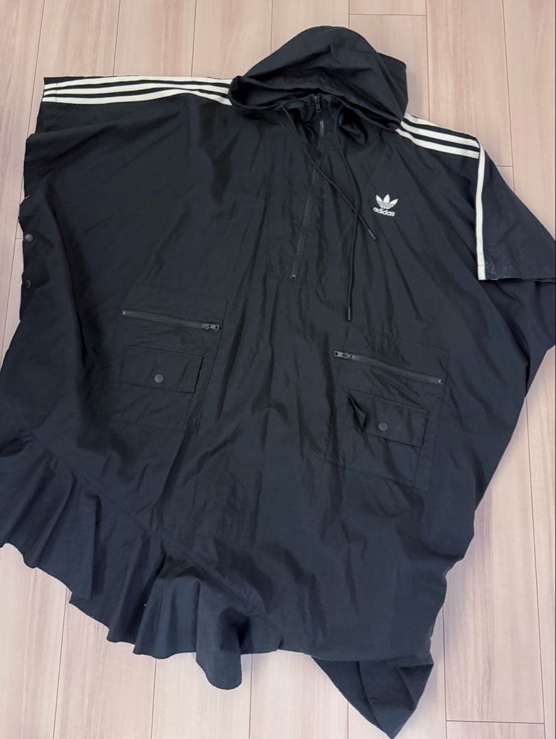 新品 adidas J KOOコラボフリルポンチョワンピース ワンピース - メルカリ