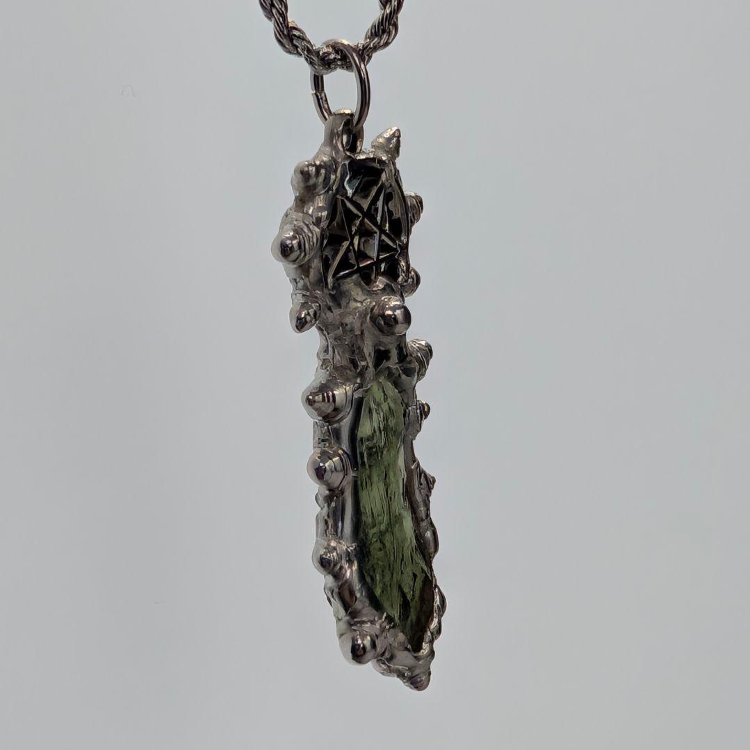 ご予約品《モルダバイト・アウロラ フリズスキャルヴ ―変容の聖座―》〜星の玻璃〜