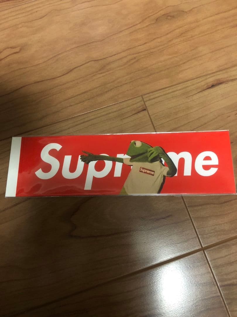 SUPREME Kermit the frog Box Logo Sticker - メルカリ