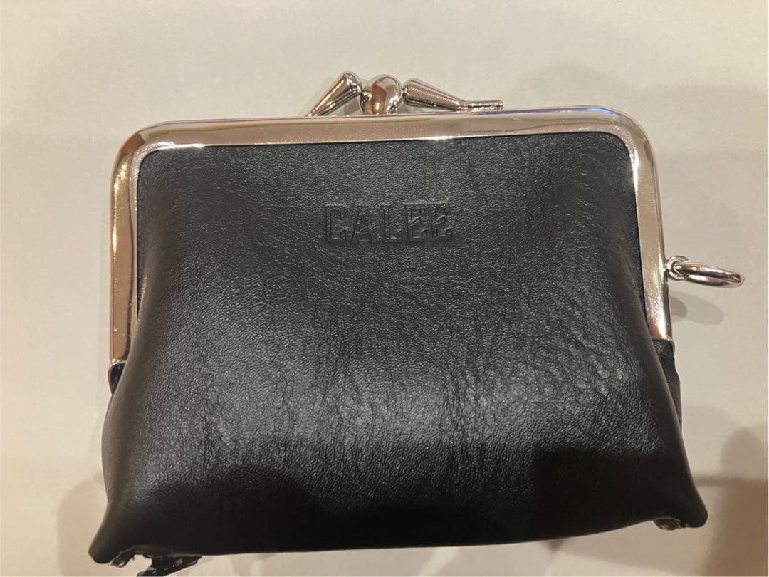 美品！！ CALEE がま口 財布 黒 キーホルダー付 即購入OK - メルカリ