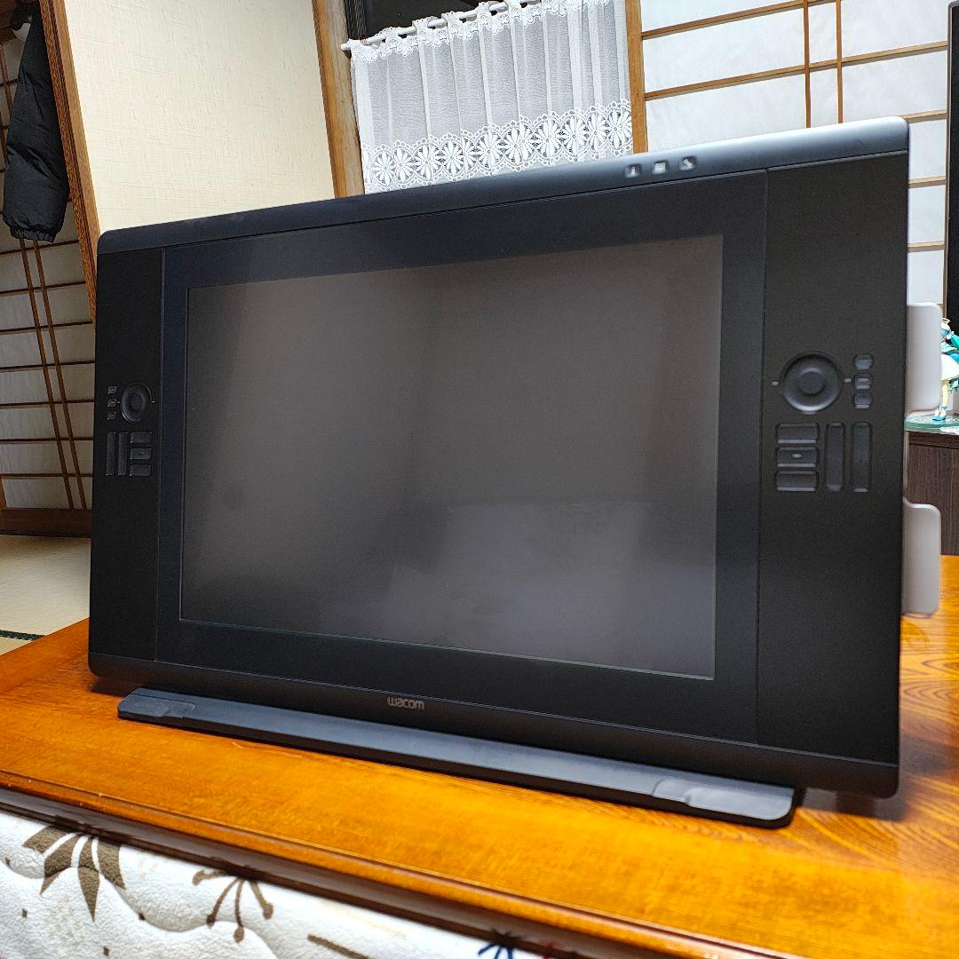 【破損有り】Wacom Cintiq 24HD DTK-2400 液晶タブレット 破損有り】Wacom Cintiq 24HD DTK-2400 液晶タブレット - メルカリ