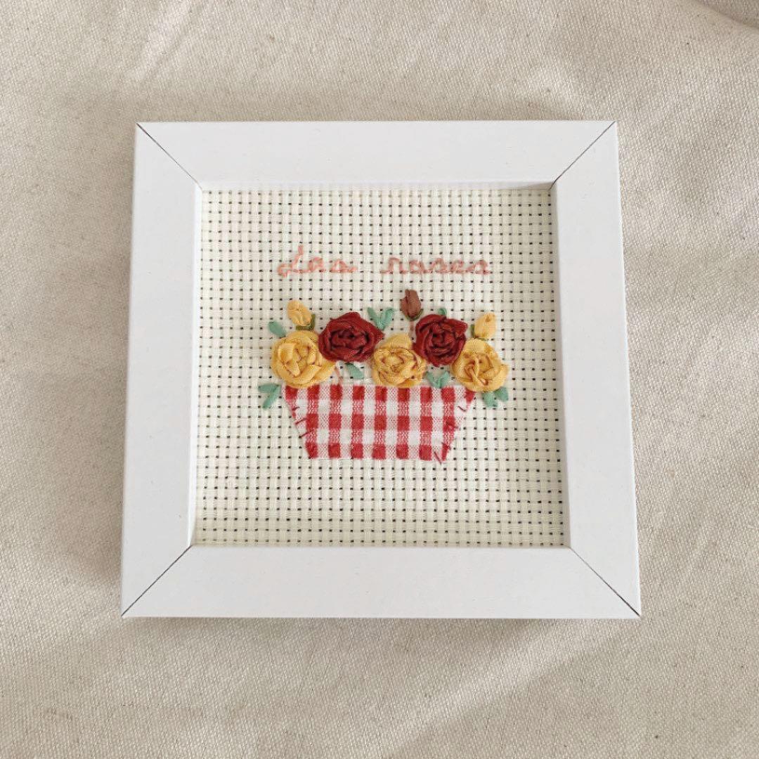✿ 薔薇 刺繍 額縁 フレーム インテリア ハンドメイド ✿ - メルカリ