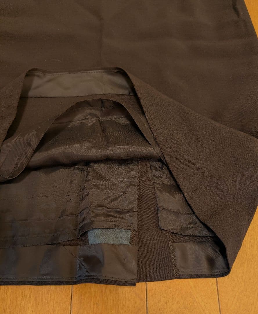 AKRIS 茶色スーツ 38 美品 上品