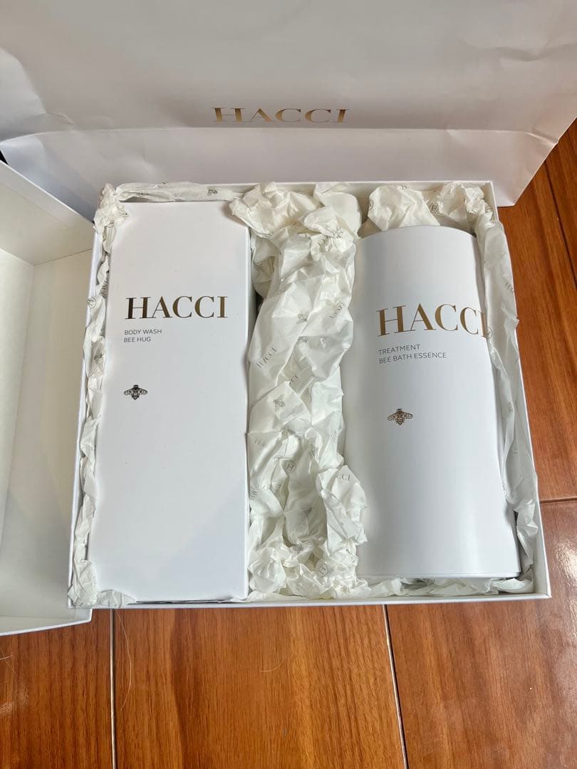 HACCI ボディーウォッシュビーハグ & トリートメントビーバスエッセンス トリートメント BEE バスエッセンス｜HACCI公式オンラインストア