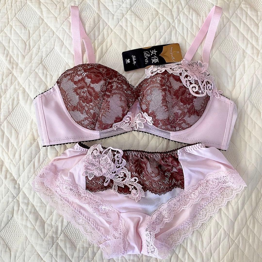 新品】ワコール salute女優ブラC70 ショーツセットピンクブラウン