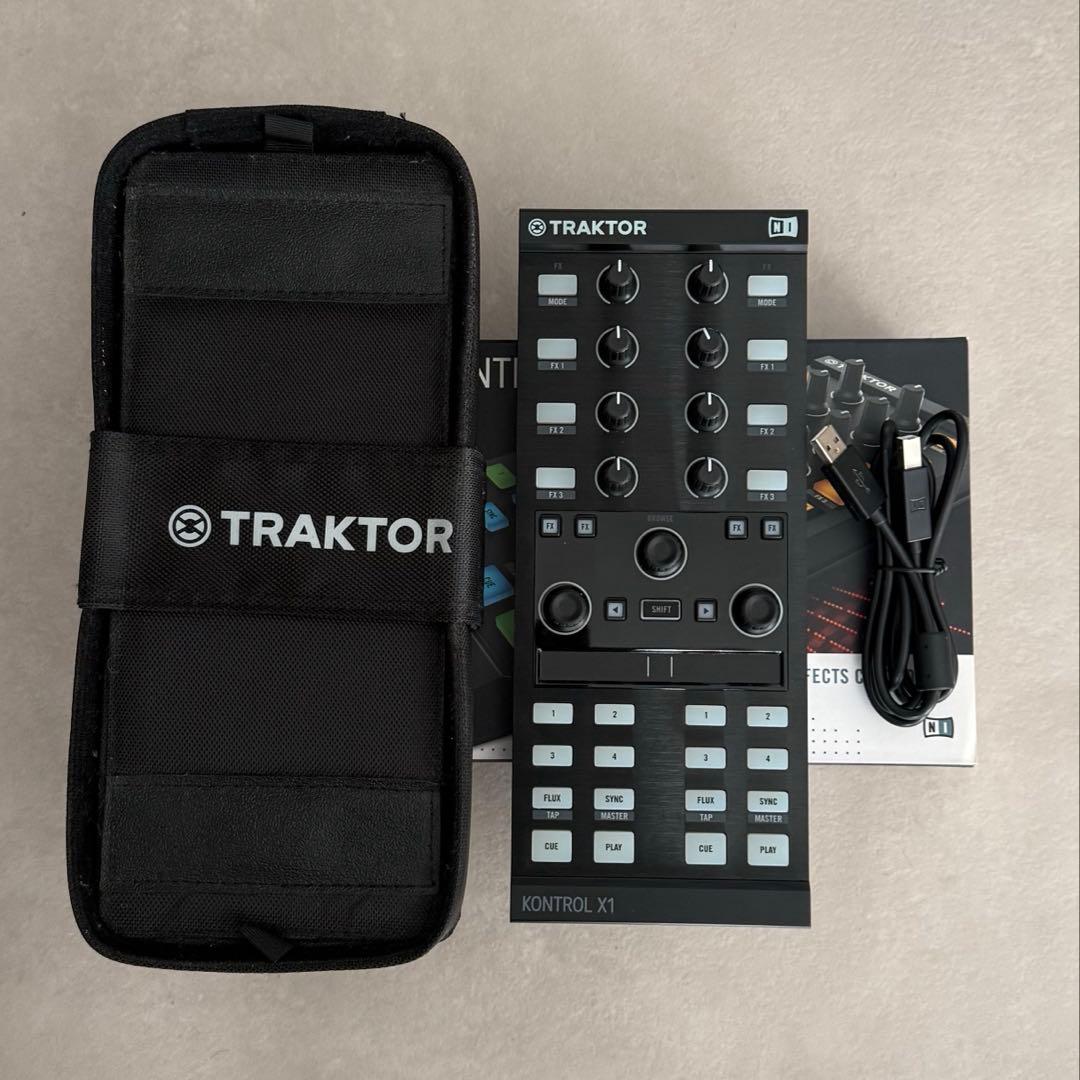 TRAKTOR KONTROL X1 mk2（専用ケース付き） ① TRAKTOR_KONTROL_X1-