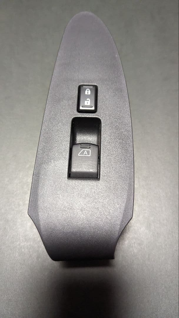 日産フェアレディＺ34 パワーウインドウスイッチ 日産フェアレディZ34 パワーウインドウスイッチ - メルカリ