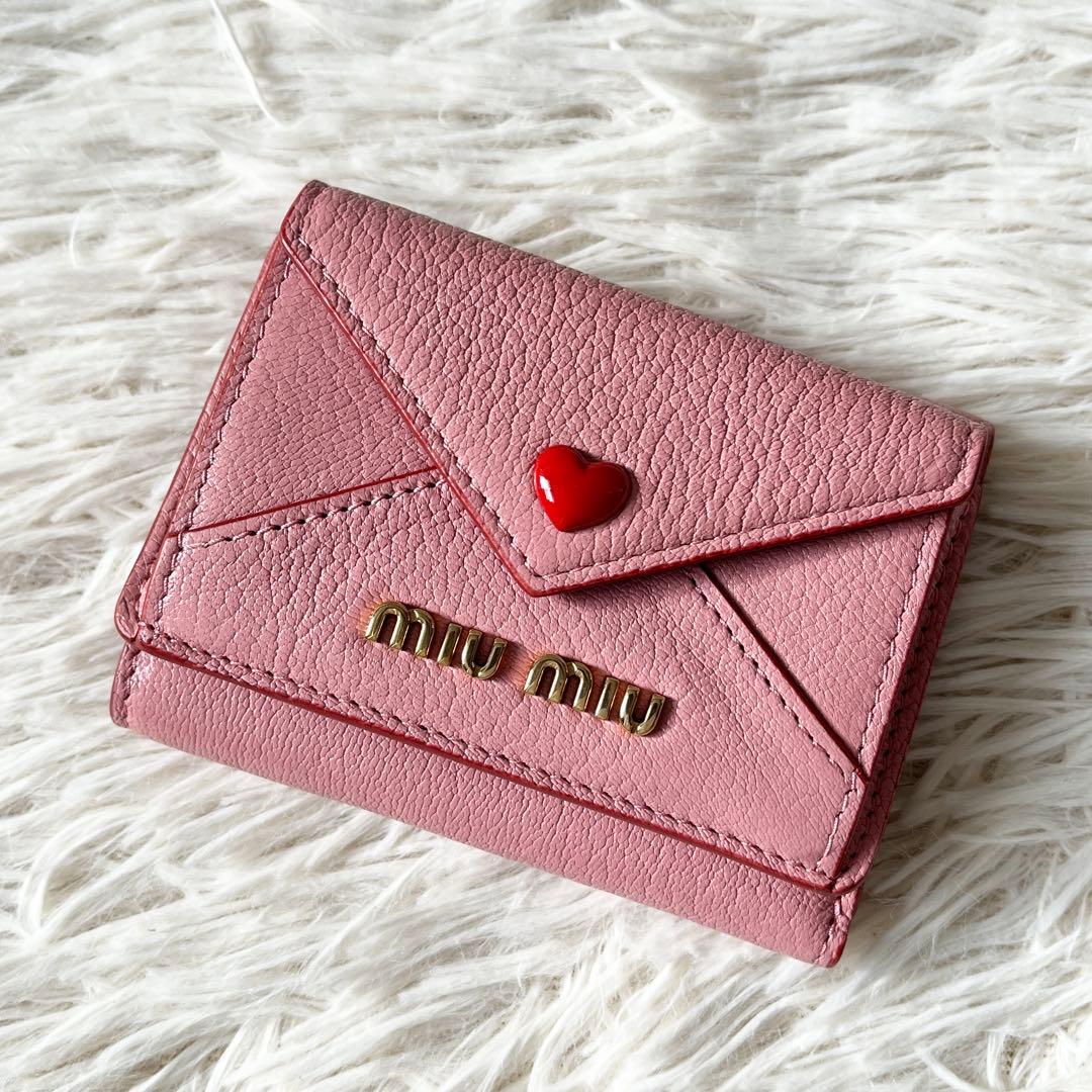 新品未使用✨ MIUMIU ミュウミュウ マドラス ラブハート 三つ折り財布