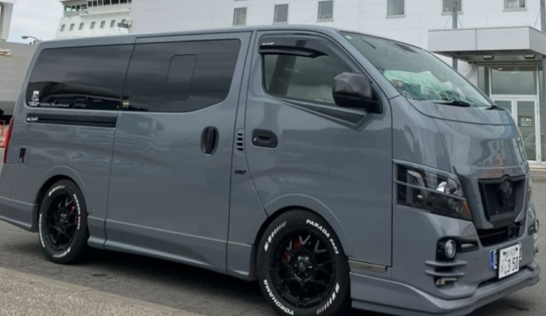 新品 未開封 IMPUL キャラバン フロントグリル エアロパーツ 未塗装