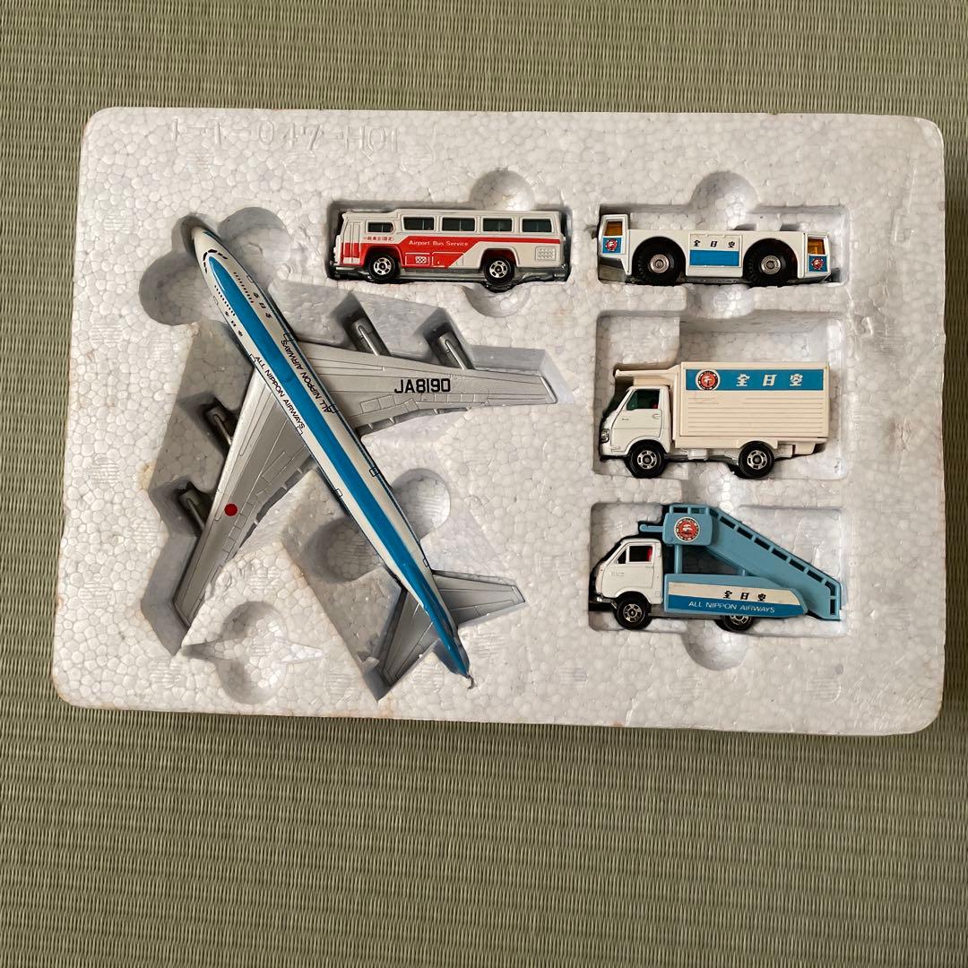 ぽんちゃん様専用 トミカ新空港セット スーパージャンボ 全日空 - メルカリ