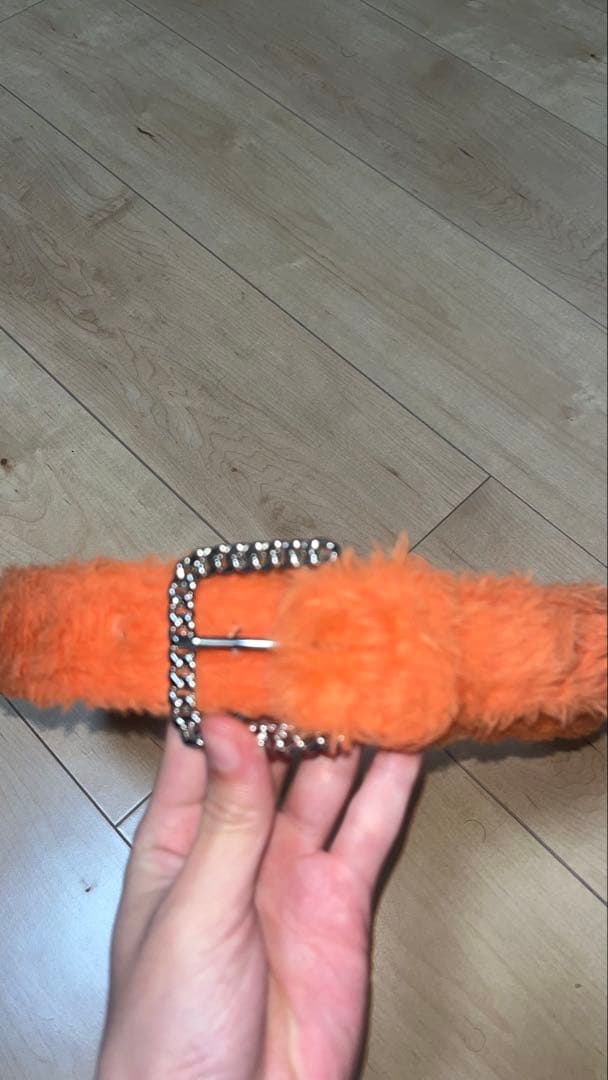 AFB オレンジ ファーベルト チェーンバックル S - メルカリ