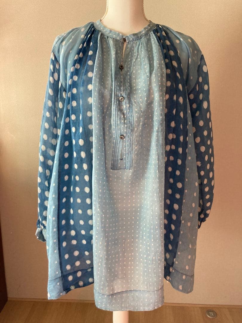 ◉45R シルク混インディゴドット柄パッチワークチュニックブラウス