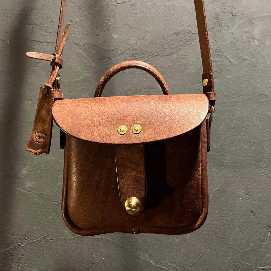 プエプロレザーのポシェット レザーミニバッグ 冬コーデアイテム VitaFelice（ヴィータフェリーチェ） ミニショルダーバッグ レディース