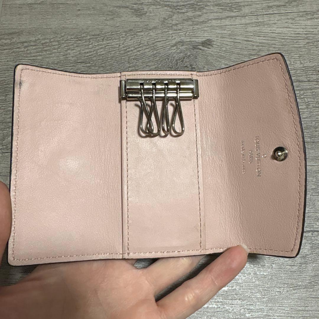 美品】ルイヴィトン マヒナ マグノリア ミュルティクレ 4 キーケース