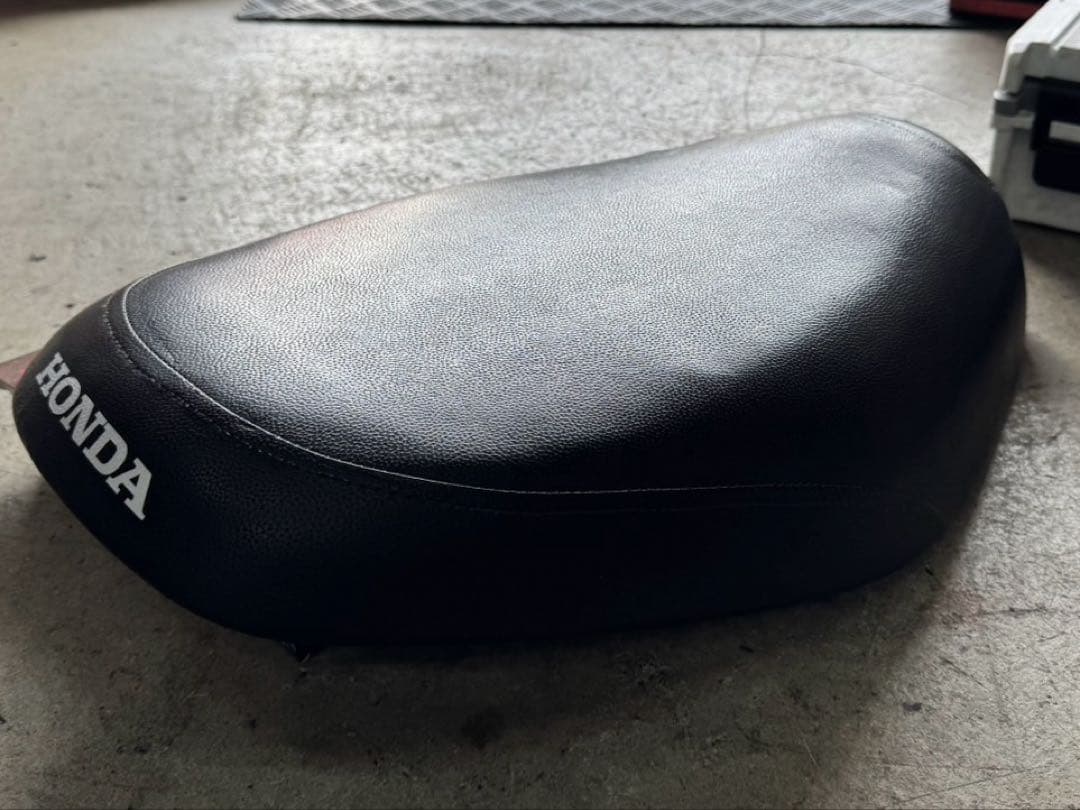 AF34・AF35 ライブDio・ZX FNあんこ抜きシート HONDAロゴ塗装 - メルカリ