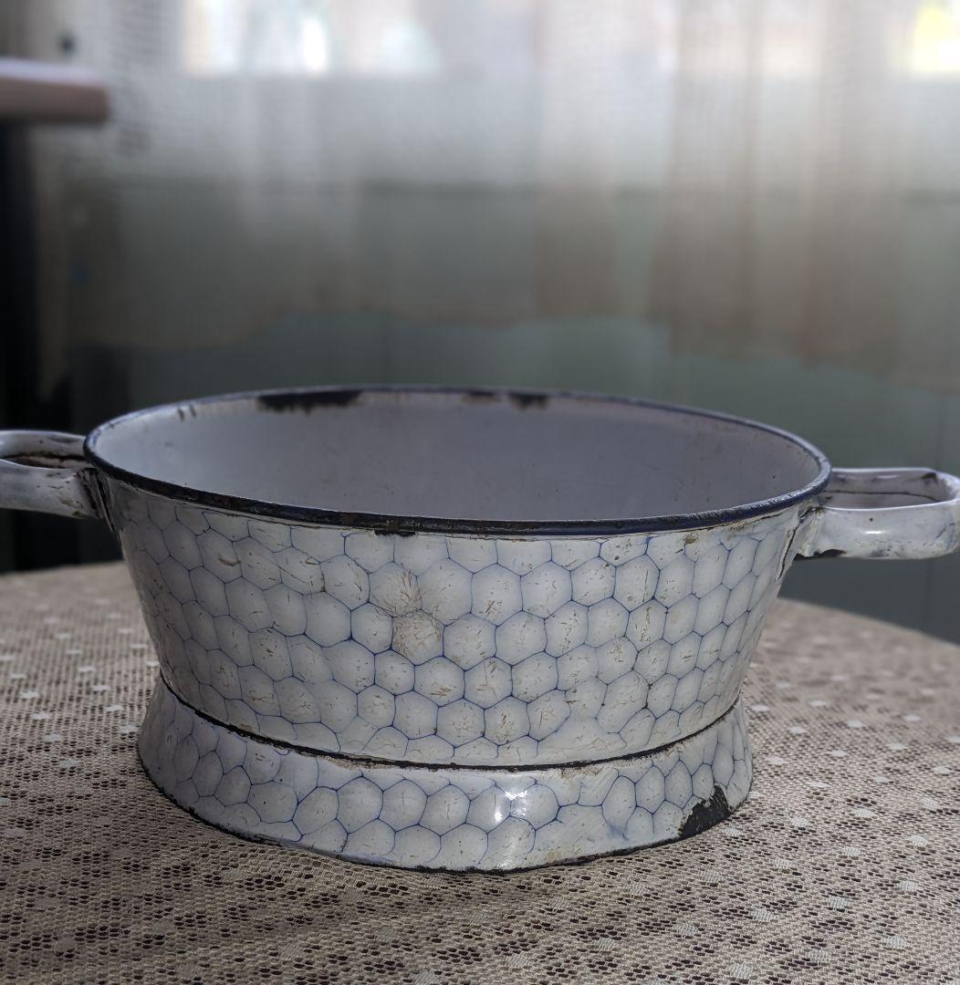 フランスアンティーク ホーローコランダー ハニカム柄 エナメルコート ホーロー白コランダー エナメル 琺瑯 | Brocante de La Cocotte