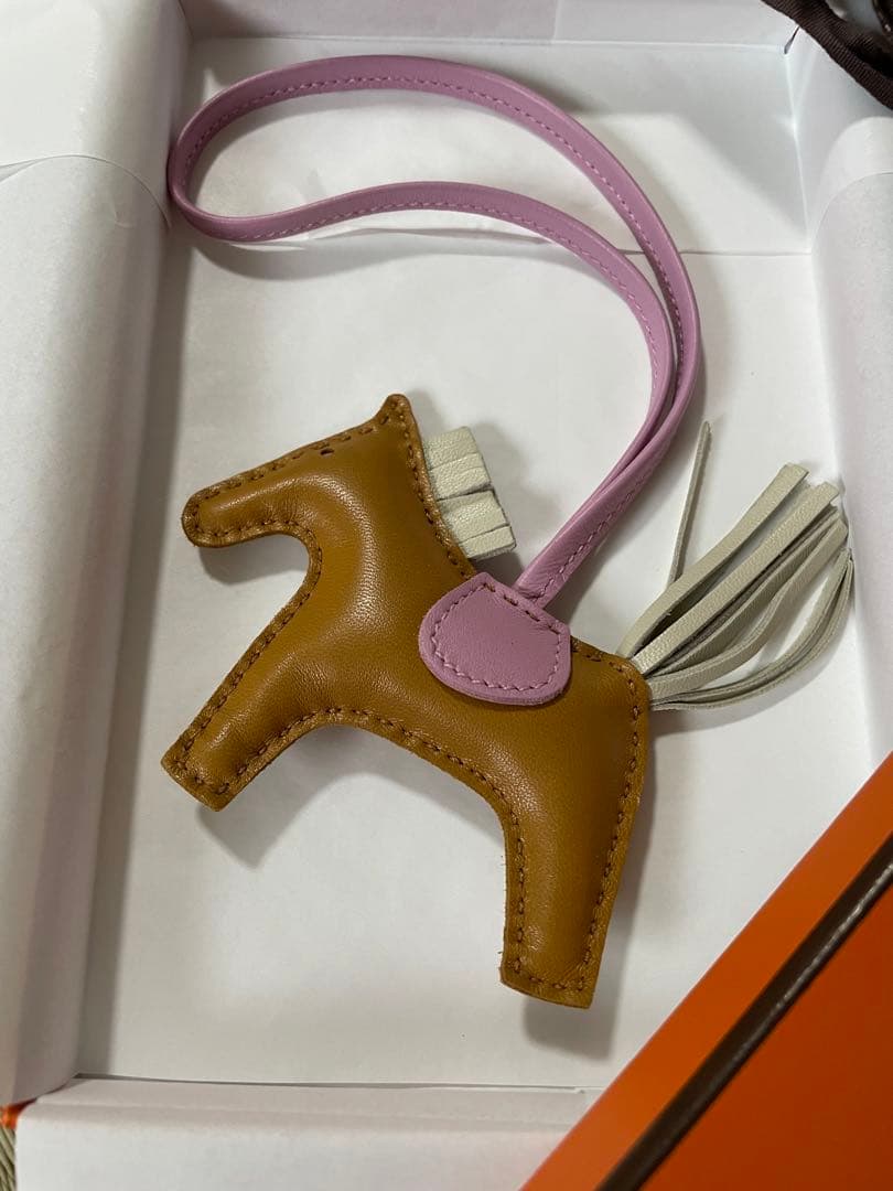 エルメス 新品　ロデオ　チャーム　PM モーヴシルベスト　チャイ　クレ ロデオ チャーム PM モーヴシルベストル クレ チャイ[] Rodeo Charm PM