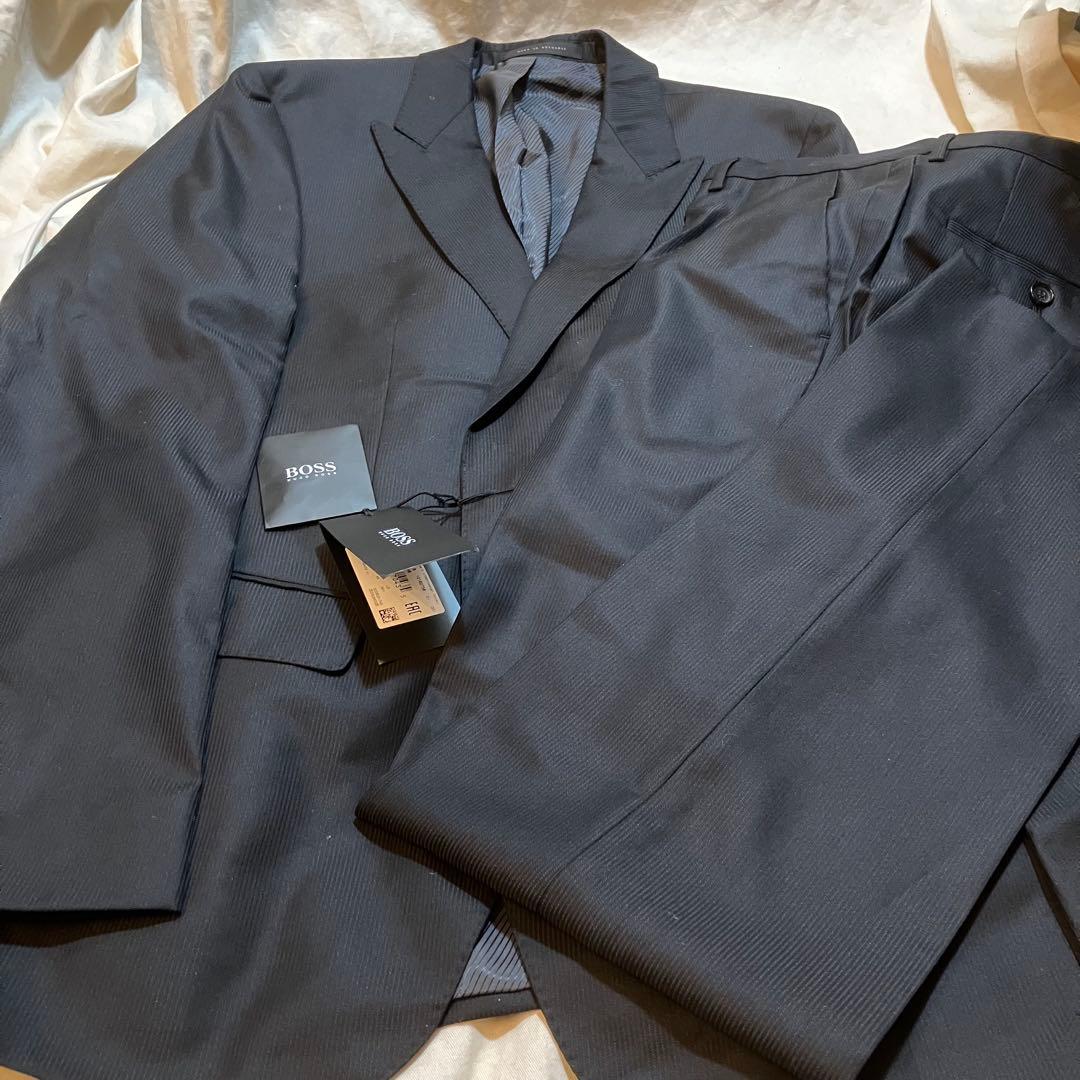 HUGO BOSS ボス黒縞柄ビジネススーツ48サイズ2B(送料込み)タグ付き 中古・古着通販】BOSS HUGO BOSS (ボス ヒューゴボス) ストライプ柄