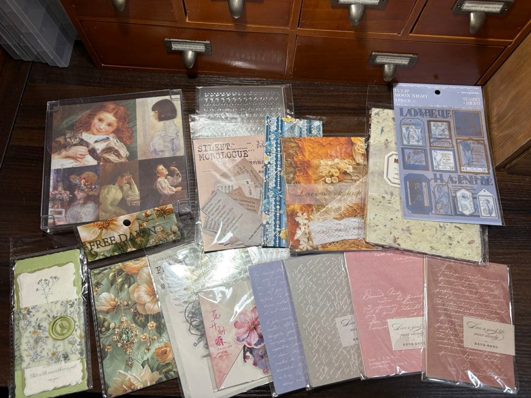 コラージュ素材まとめ売り 80size 6.3kg 大量レアもの沢山