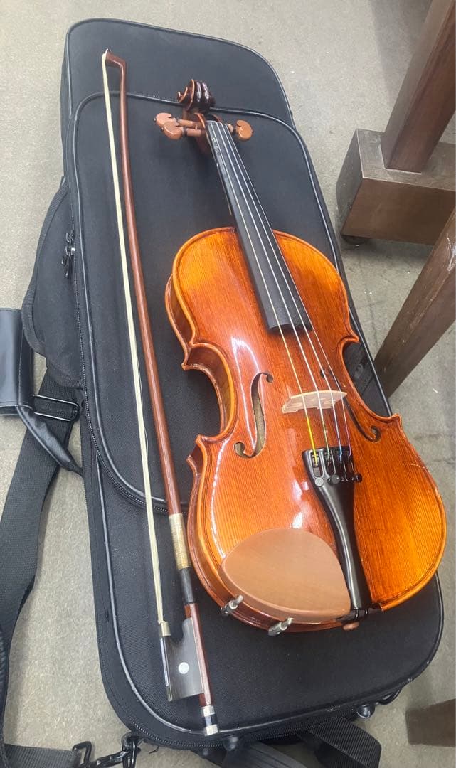 ヴァイオリン1/2 御子様の一時的に使用されるヴァイオリンです ヴァイオリン等の弦楽器をお求め、お探し、お考えの際は、是非浜松市野