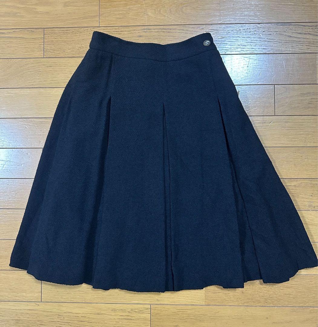 シャネル ロゴボタン 黒 フレアスカート ひざ丈 - メルカリ