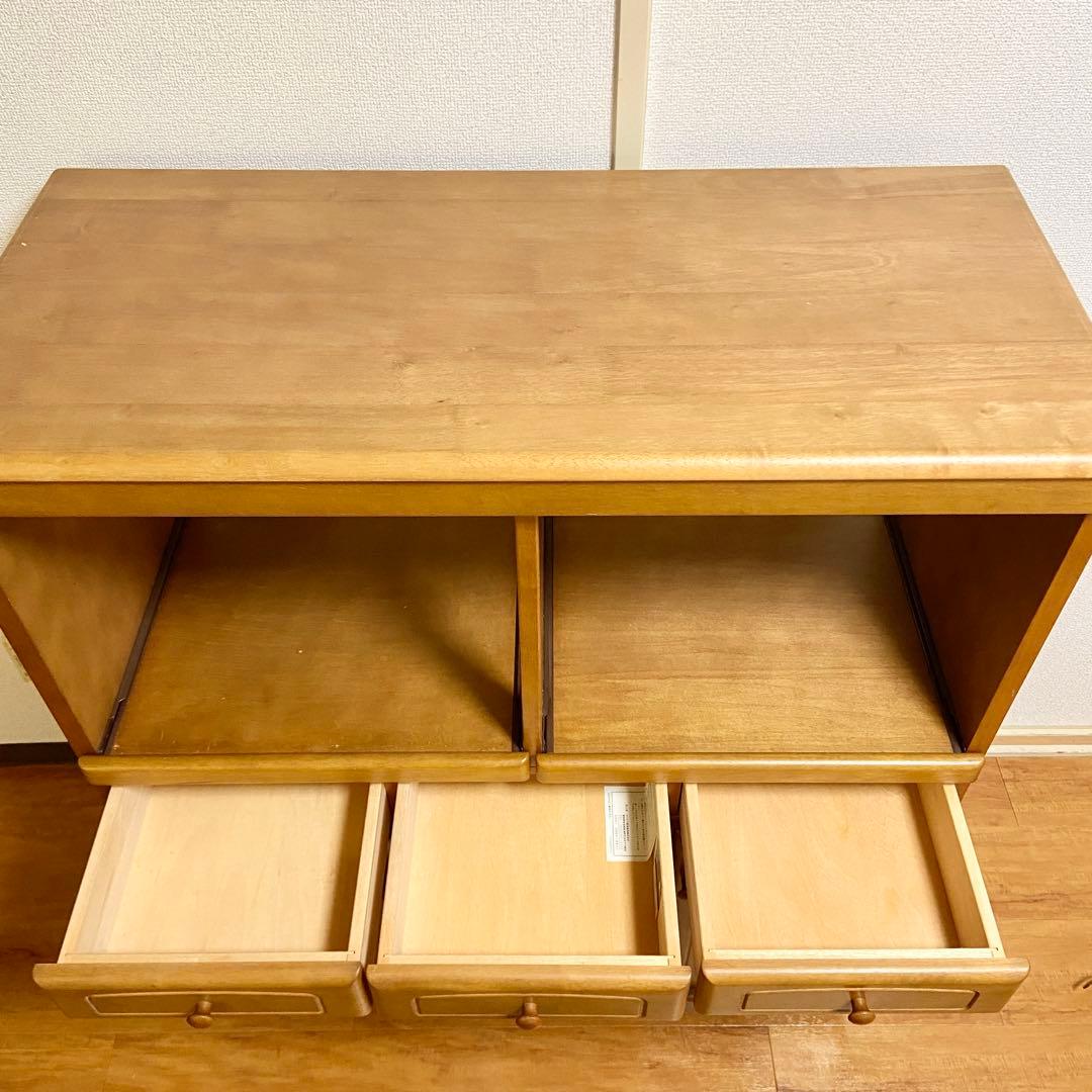 karimoku(カリモク家具)のレンジボードです。中のものが見えにくい