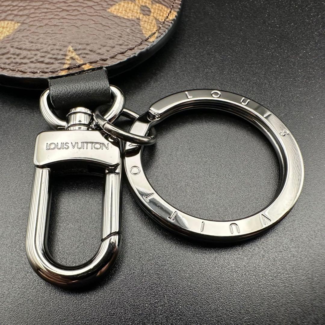 未使用級✨ ルイヴィトン キーホルダー M68307 ロゴ 刻印 1382