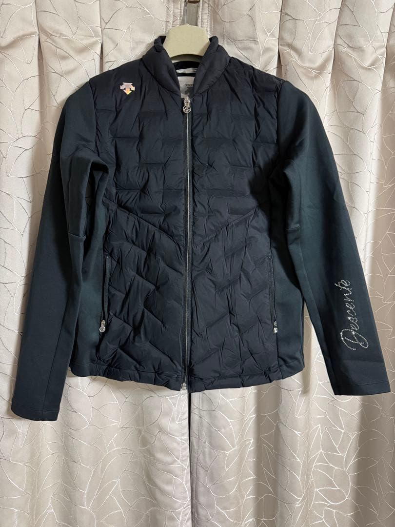 デサントゴルフLUXE ハイブリッドダウンジャケット　サイズL デサントゴルフ DESCENTE ゴルフ 防風ハイブリッドダウンジャケット
