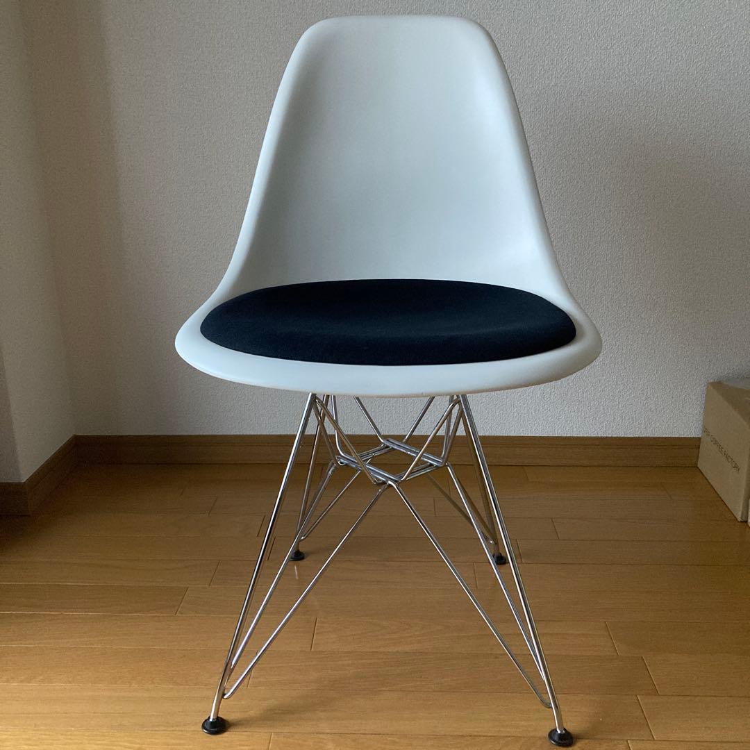 イームズ サイドシェルチェア Vitra社正規品 ファブリックシート 楽天市場】【ハーマンミラー正規品／5年保証／イームズチェア／本物