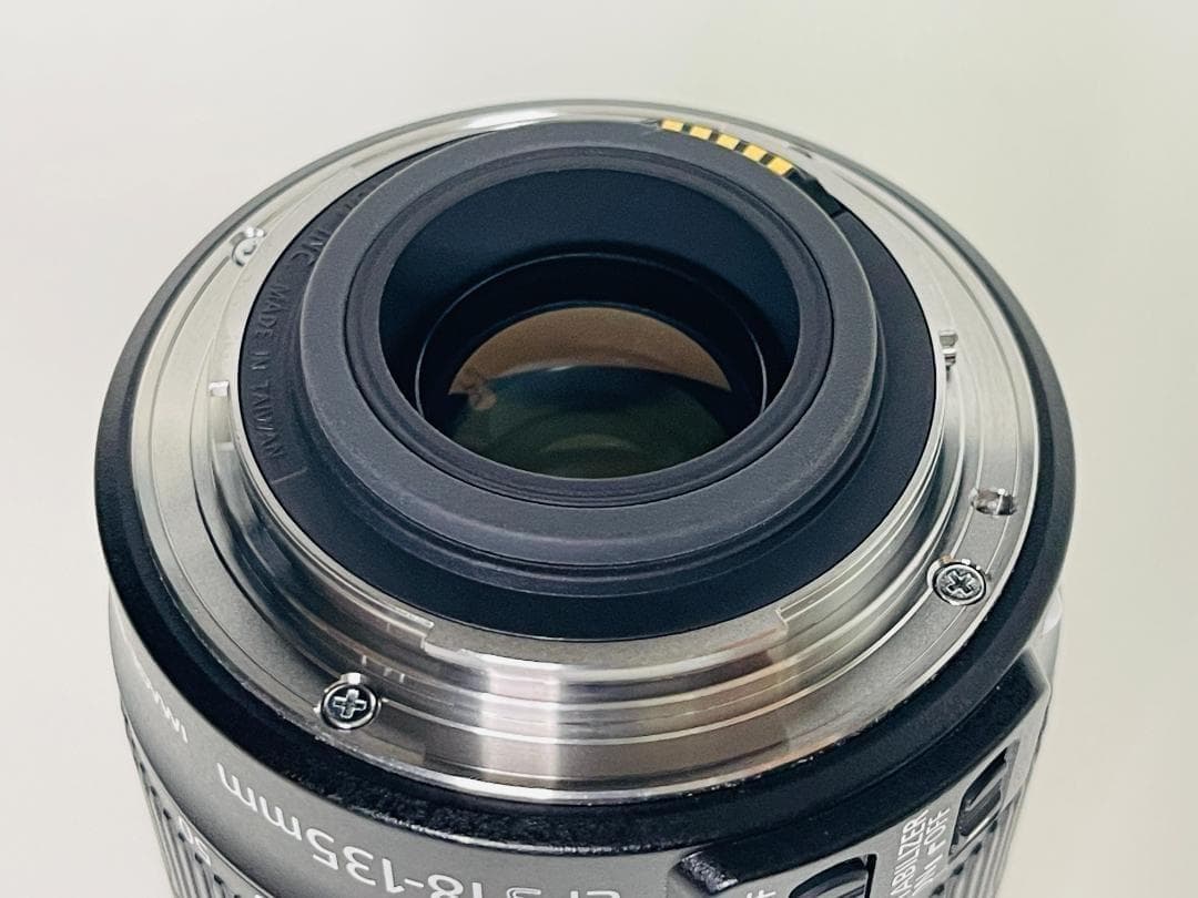 ★美品☆Canon キヤノン EF-S 18-135mm F3.5-5.6 IS