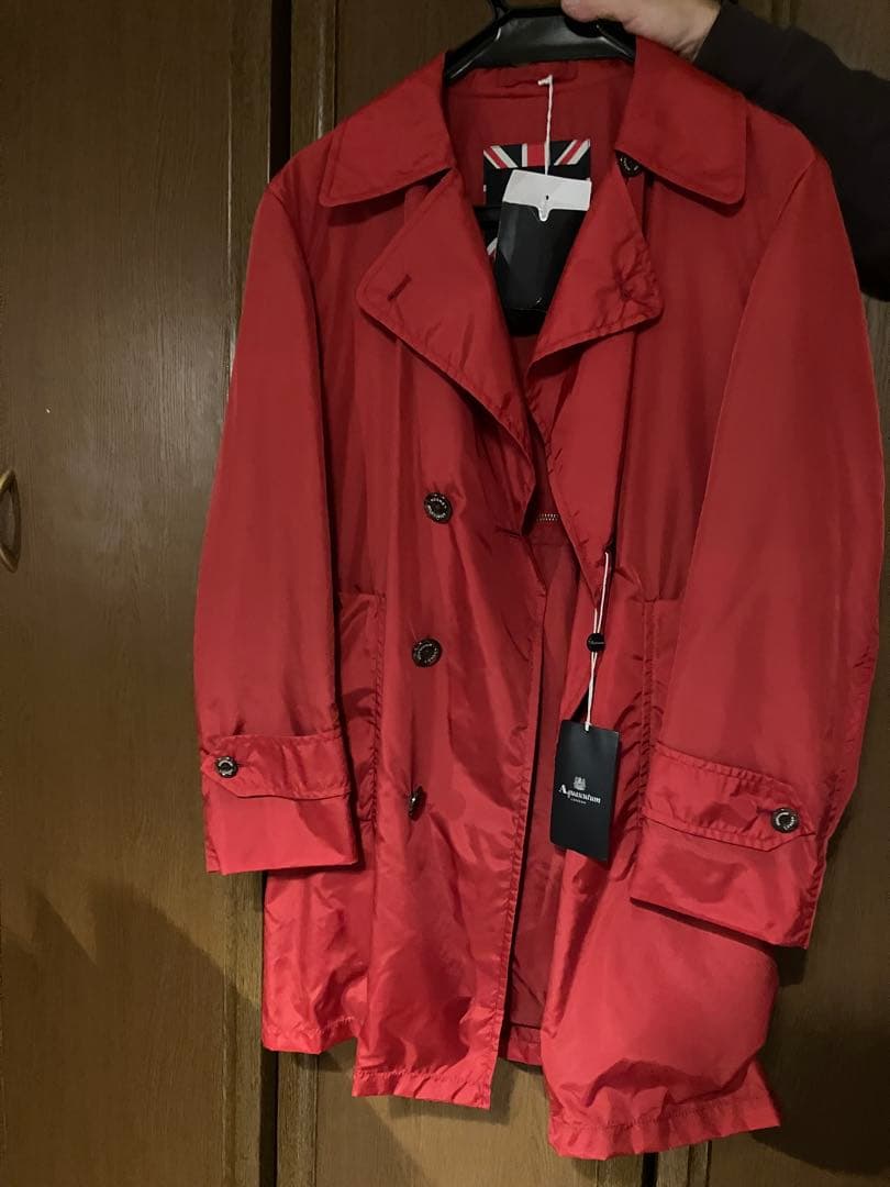 新品未使用✴️】Aquascutum ミドルトレンチコート レッド 34 - メルカリ