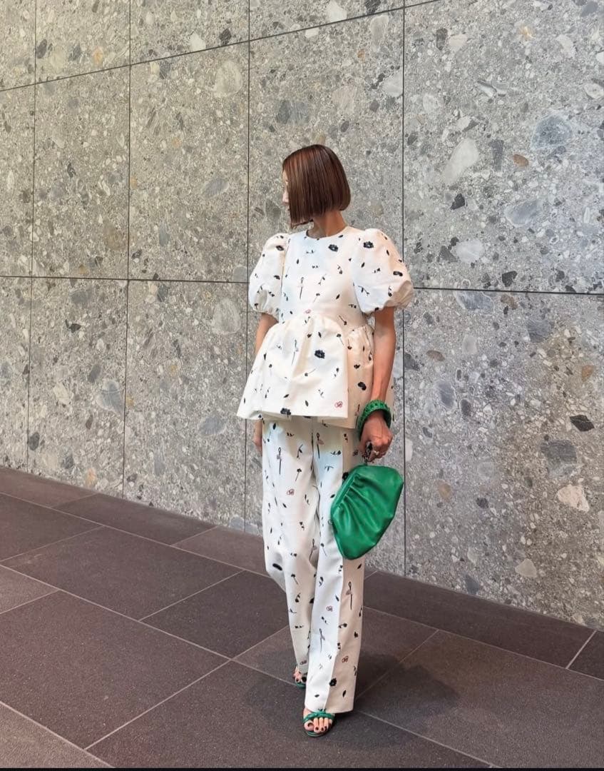 正規品 新品 Bibiy B. BLOOMY BLOUSE - メルカリ