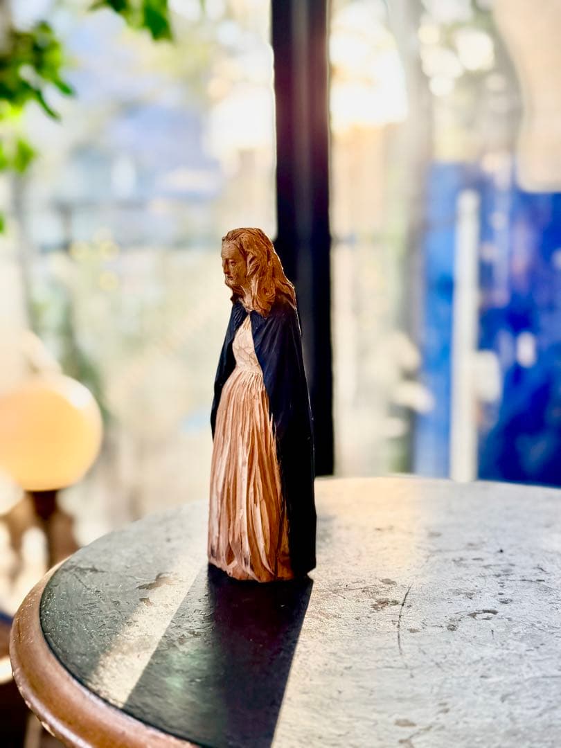 前川秀樹 2009年 像刻 女性マント像 - メルカリ